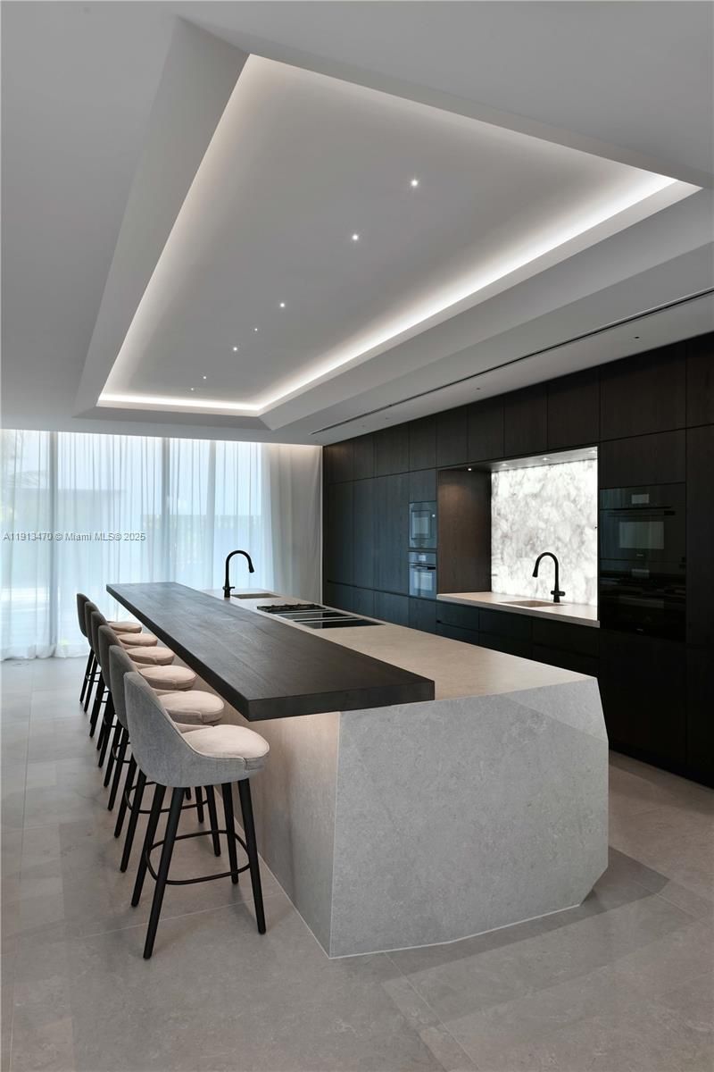 375 N Hibiscus Dr, Miami Beach, FL 33139 Photo