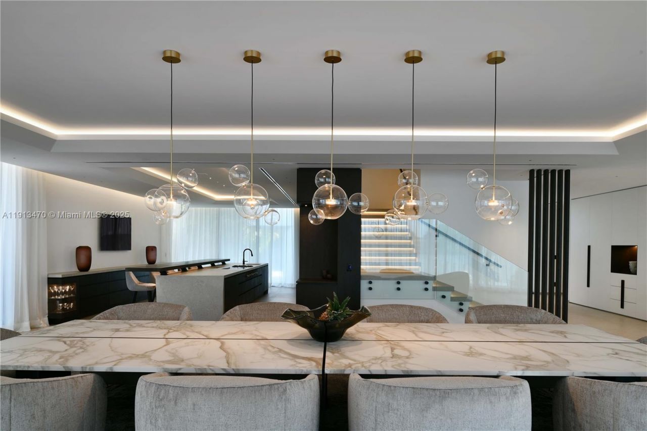 375 N Hibiscus Dr, Miami Beach, FL 33139 Photo