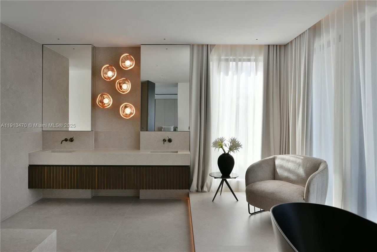 375 N Hibiscus Dr, Miami Beach, FL 33139 Photo