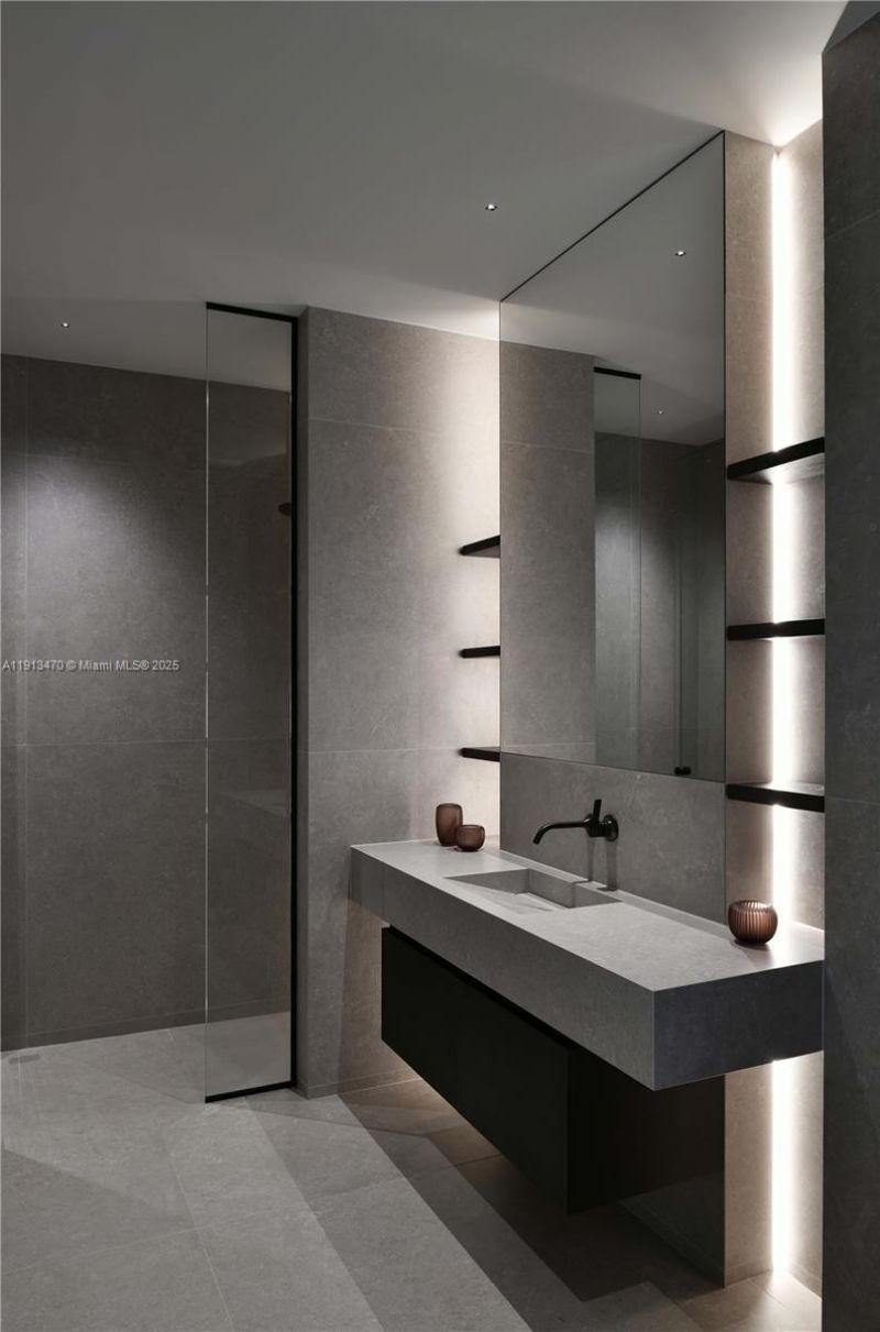 375 N Hibiscus Dr, Miami Beach, FL 33139 Photo