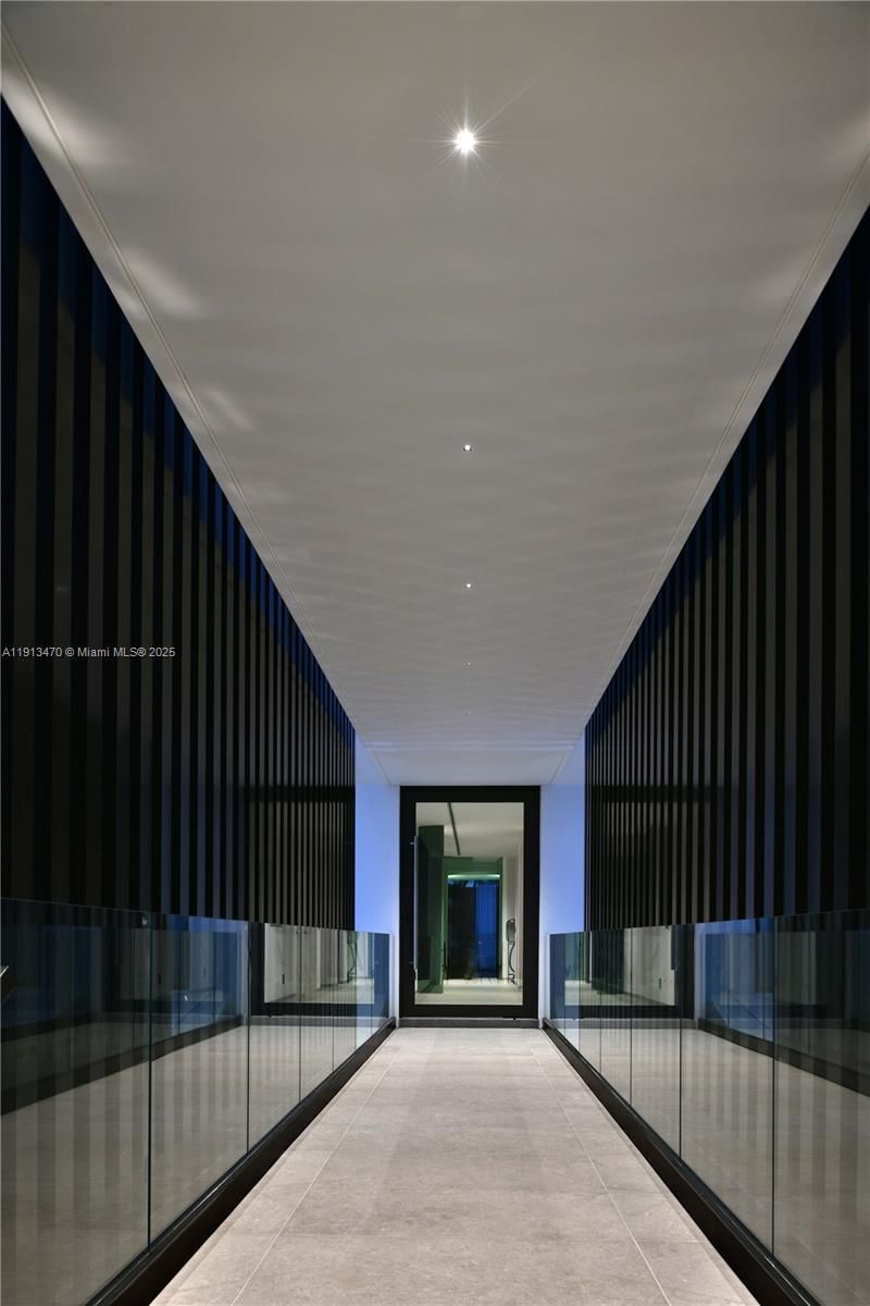 375 N Hibiscus Dr, Miami Beach, FL 33139 Photo