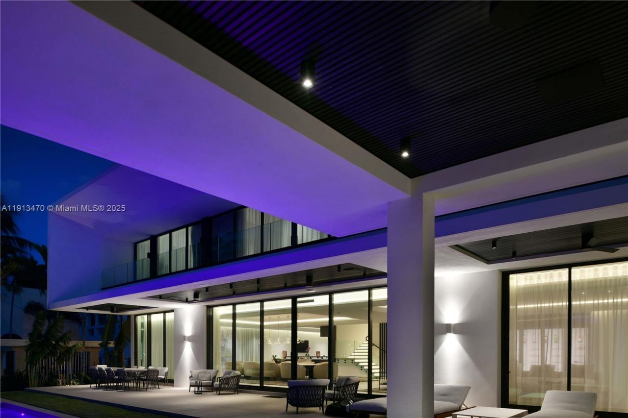 375 N Hibiscus Dr, Miami Beach, FL 33139 Photo