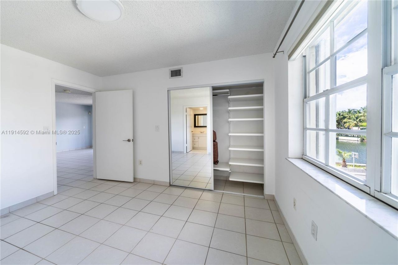 2600 Collins Ave, Unit 308, Miami Beach, FL 33140 Photo