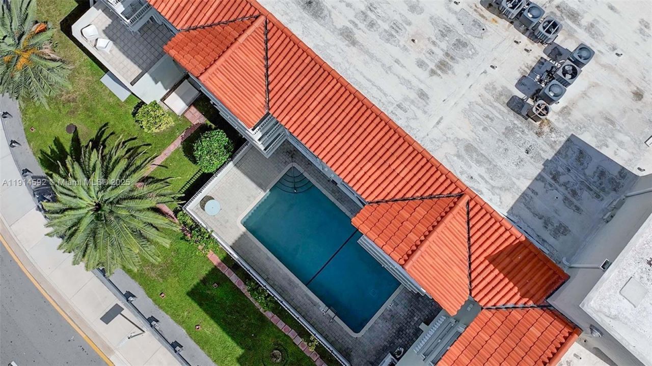 2600 Collins Ave, Unit 308, Miami Beach, FL 33140 Photo