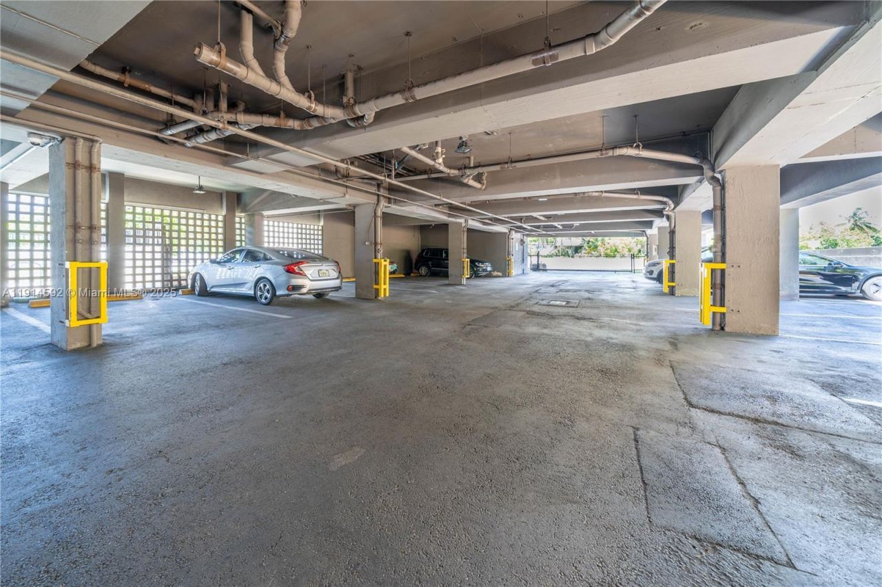 2600 Collins Ave, Unit 308, Miami Beach, FL 33140 Photo