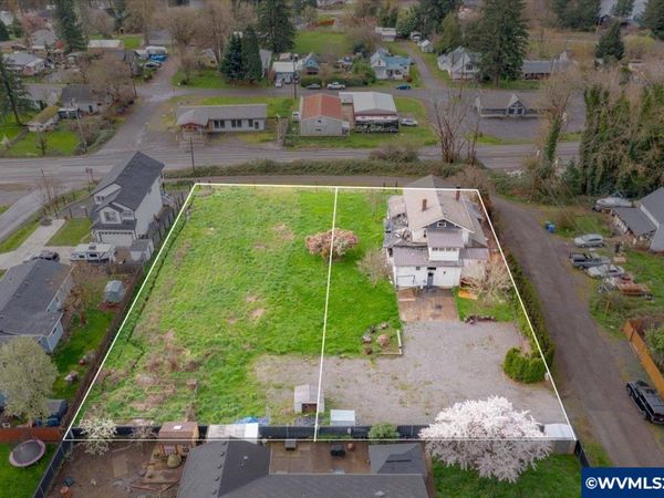 363 NE Birch St, Mill City, OR 97360