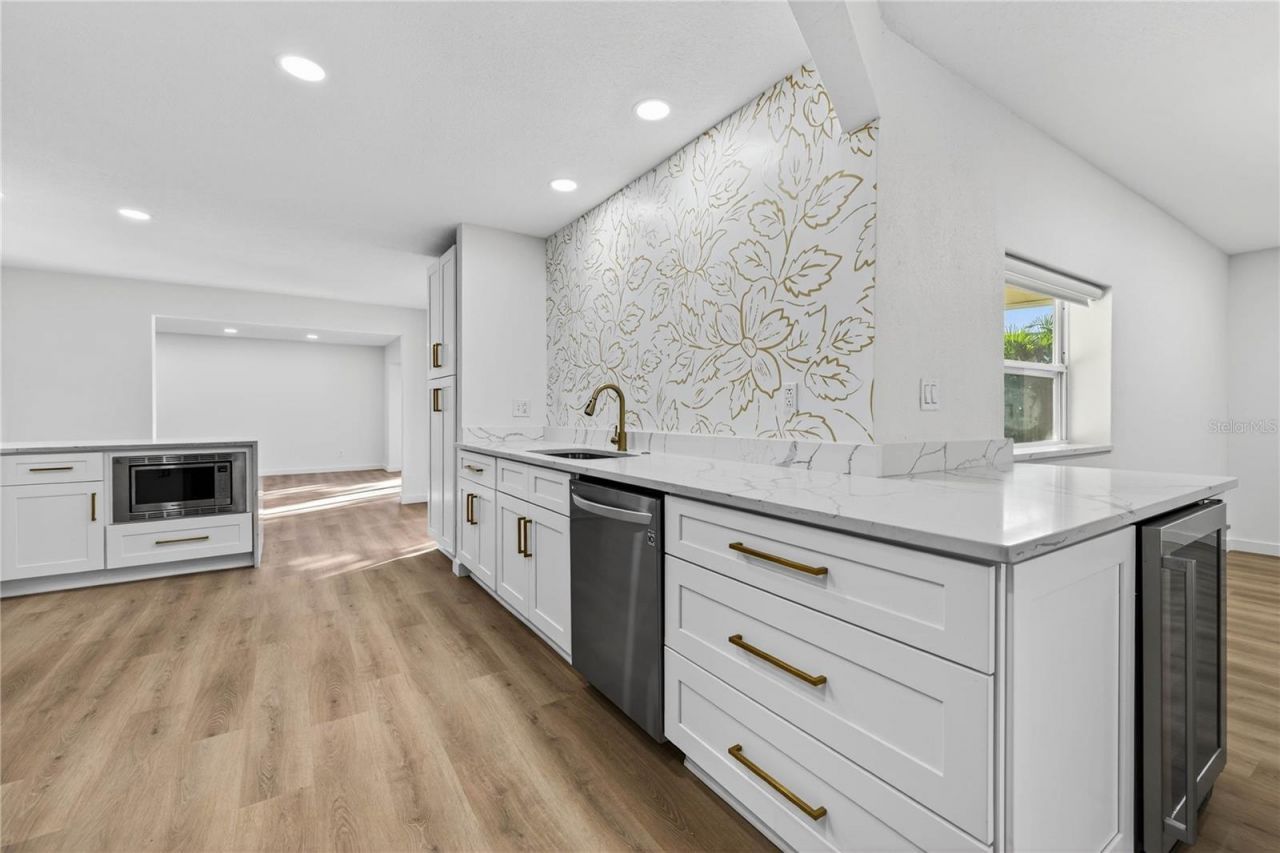 5833 25th Street S, Saint Petersburg, FL 33712 Photo