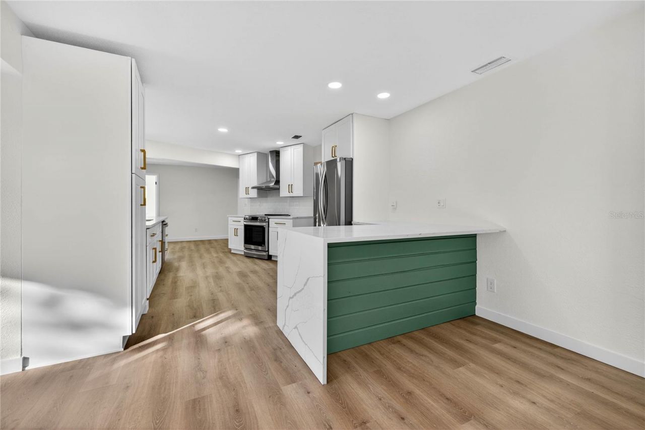 5833 25th Street S, Saint Petersburg, FL 33712 Photo