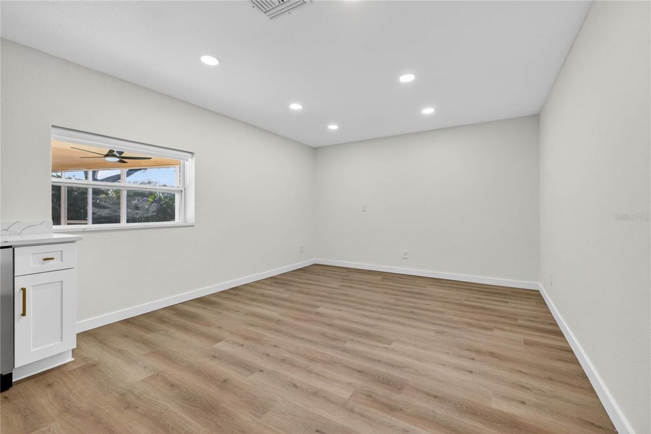 5833 25th Street S, Saint Petersburg, FL 33712 Photo