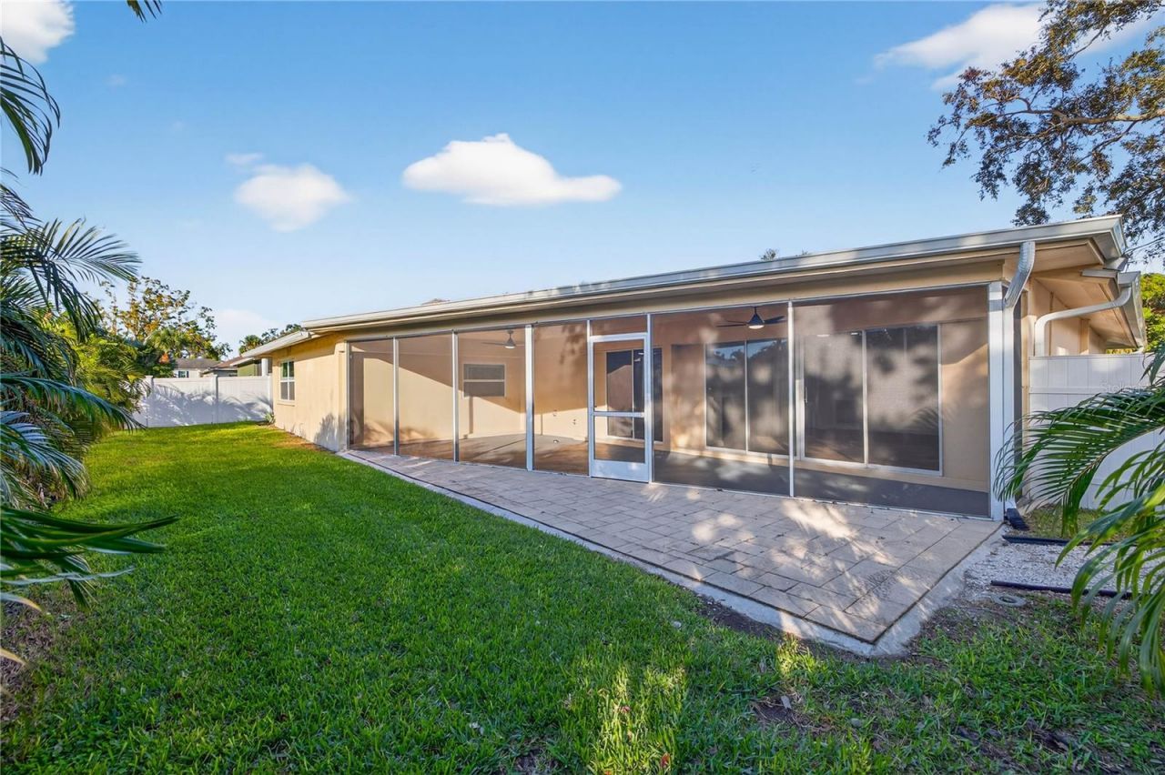 5833 25th Street S, Saint Petersburg, FL 33712 Photo