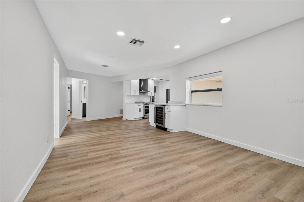 5833 25th Street S, Saint Petersburg, FL 33712 Photo