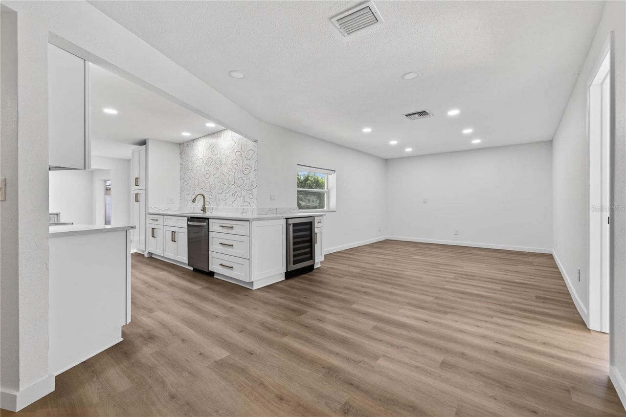 5833 25th Street S, Saint Petersburg, FL 33712 Photo