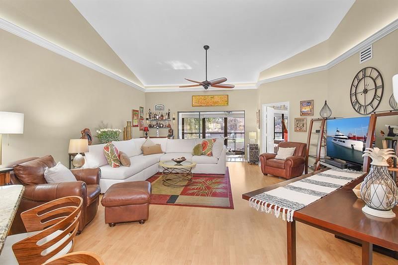 6040 SE Martinique Dr, Unit 201, Stuart, FL 34997 Photo