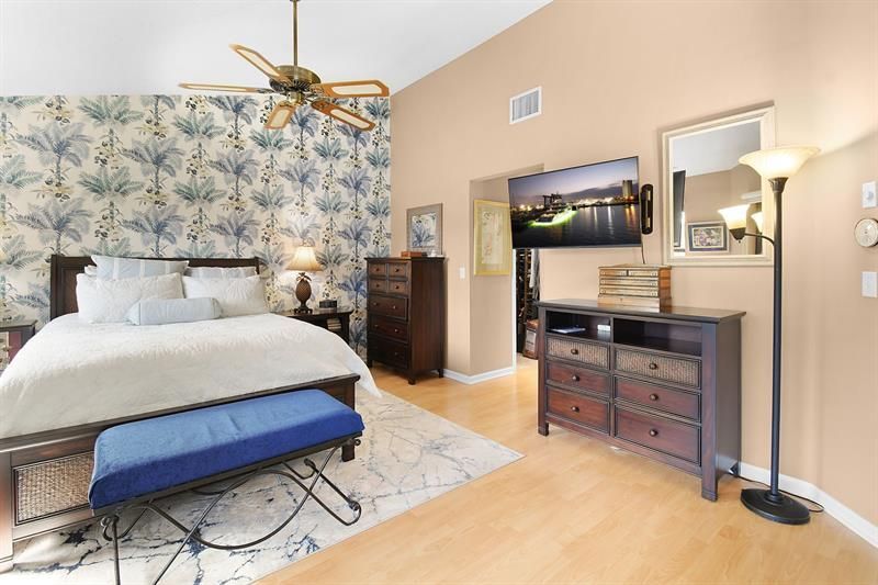 6040 SE Martinique Dr, Unit 201, Stuart, FL 34997 Photo