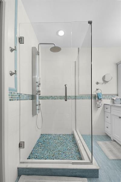 6040 SE Martinique Dr, Unit 201, Stuart, FL 34997 Photo