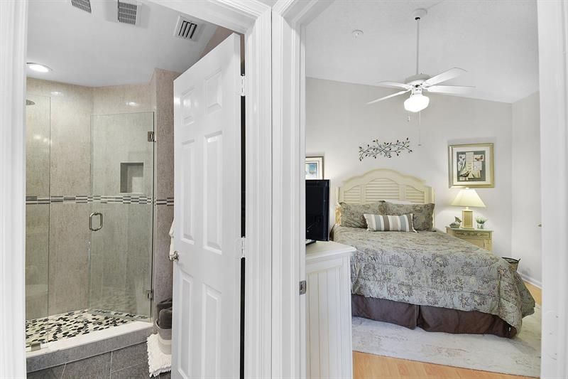 6040 SE Martinique Dr, Unit 201, Stuart, FL 34997 Photo