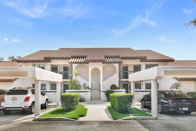 6040 SE Martinique Dr, Unit 201, Stuart, FL 34997 Photo