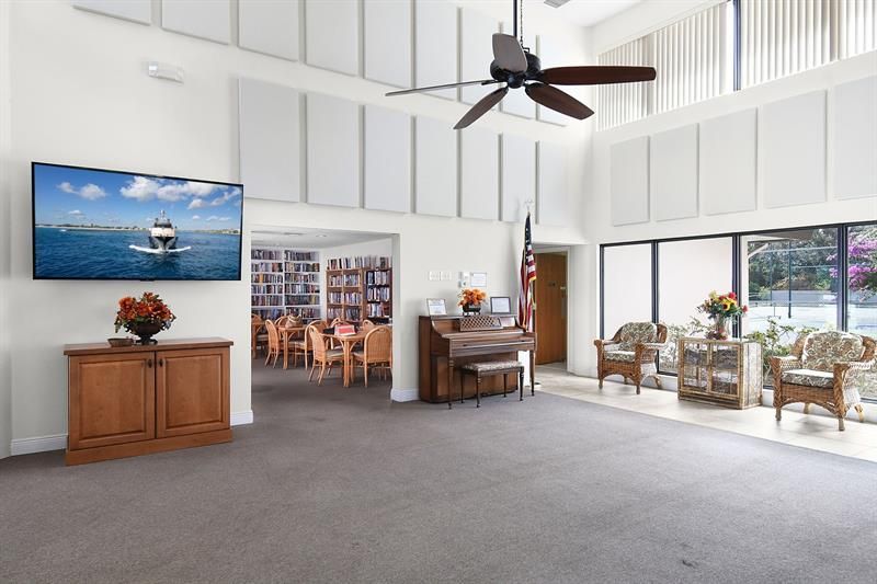 6040 SE Martinique Dr, Unit 201, Stuart, FL 34997 Photo