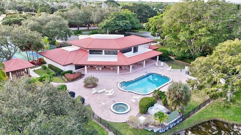 6040 SE Martinique Dr, Unit 201, Stuart, FL 34997 Photo