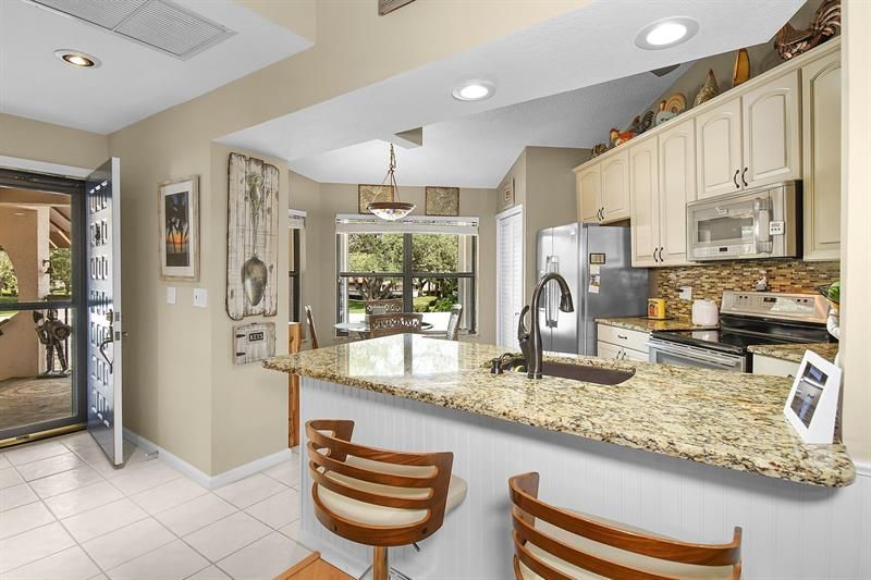 6040 SE Martinique Dr, Unit 201, Stuart, FL 34997 Photo