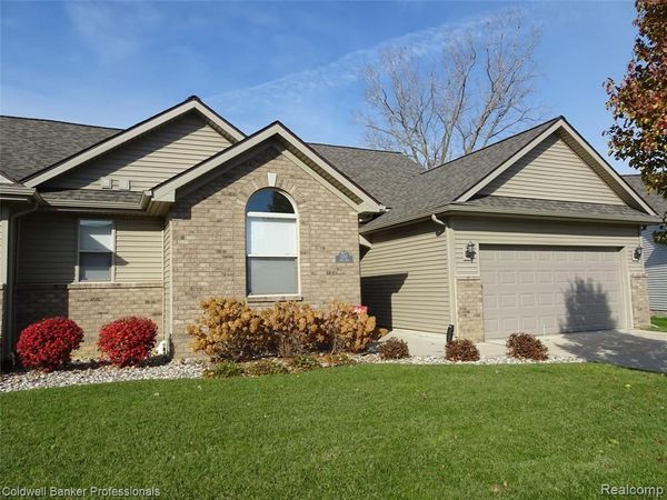 5399 Swan Drive, Burton, MI 48509