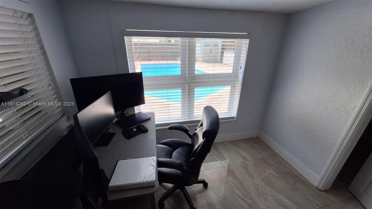 6810 Douglas St, Hollywood, FL 33024 Photo