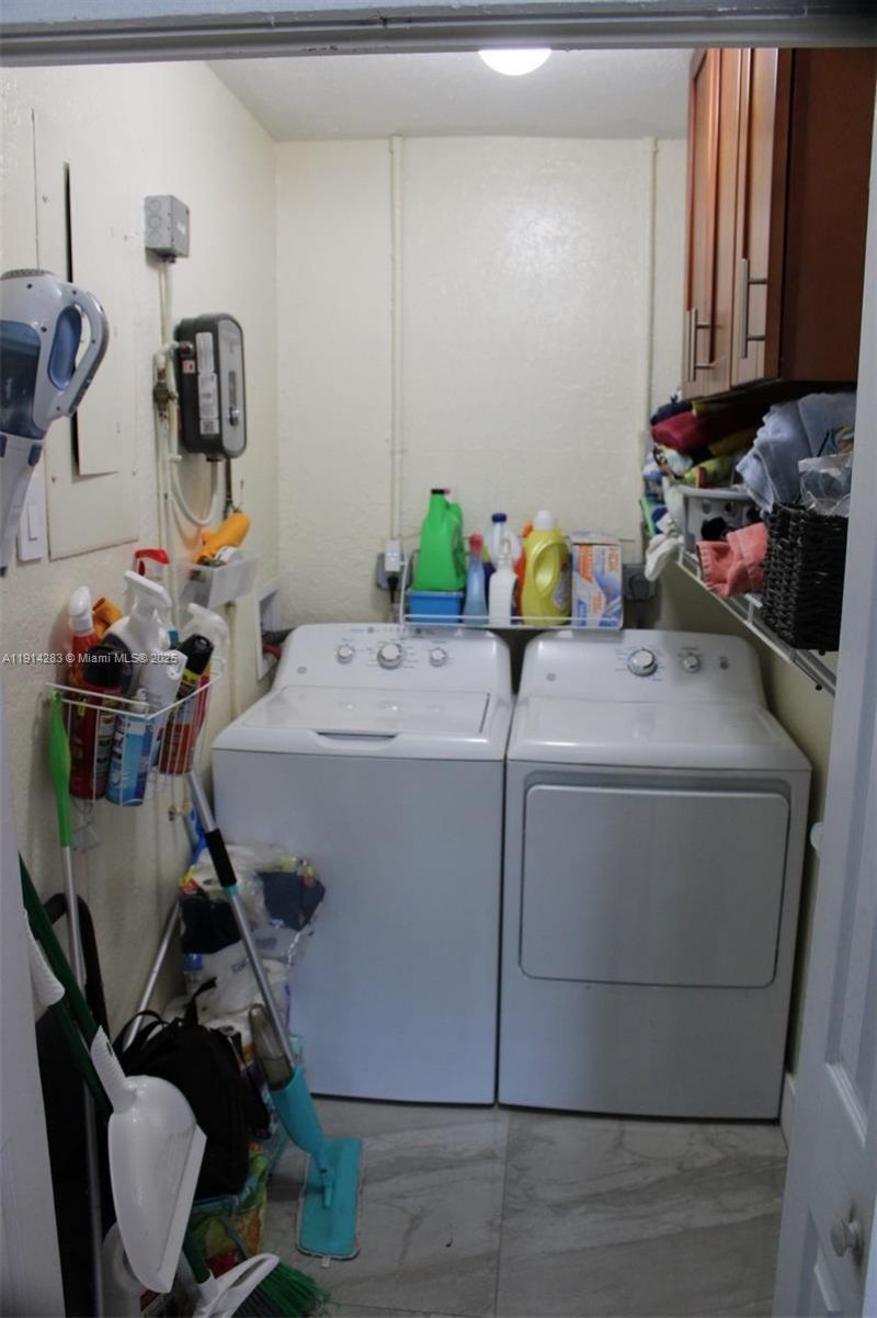 6810 Douglas St, Hollywood, FL 33024 Photo