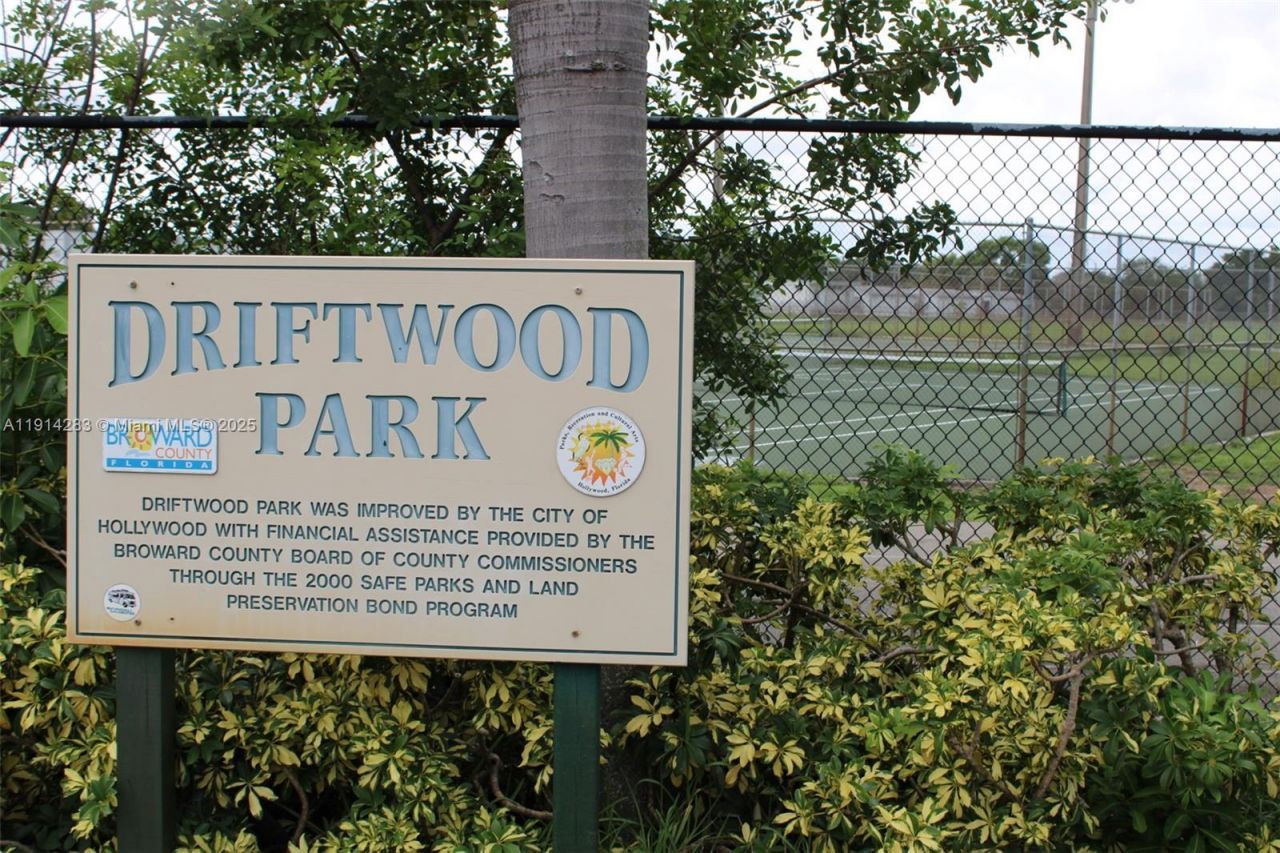 6810 Douglas St, Hollywood, FL 33024 Photo