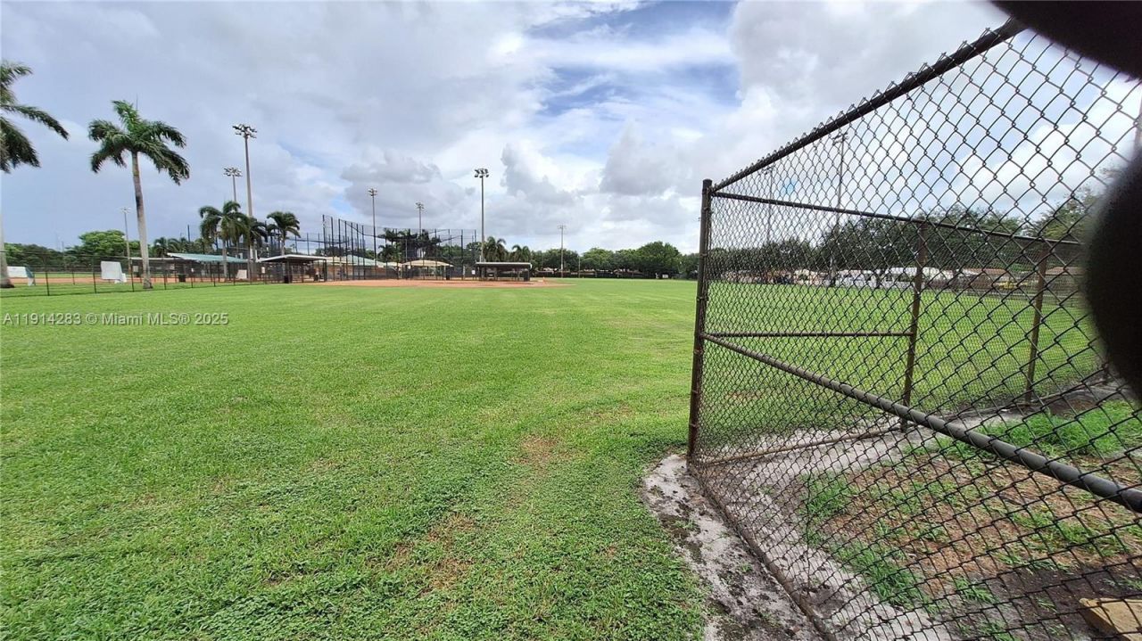 6810 Douglas St, Hollywood, FL 33024 Photo