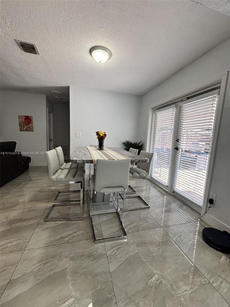 6810 Douglas St, Hollywood, FL 33024 Photo