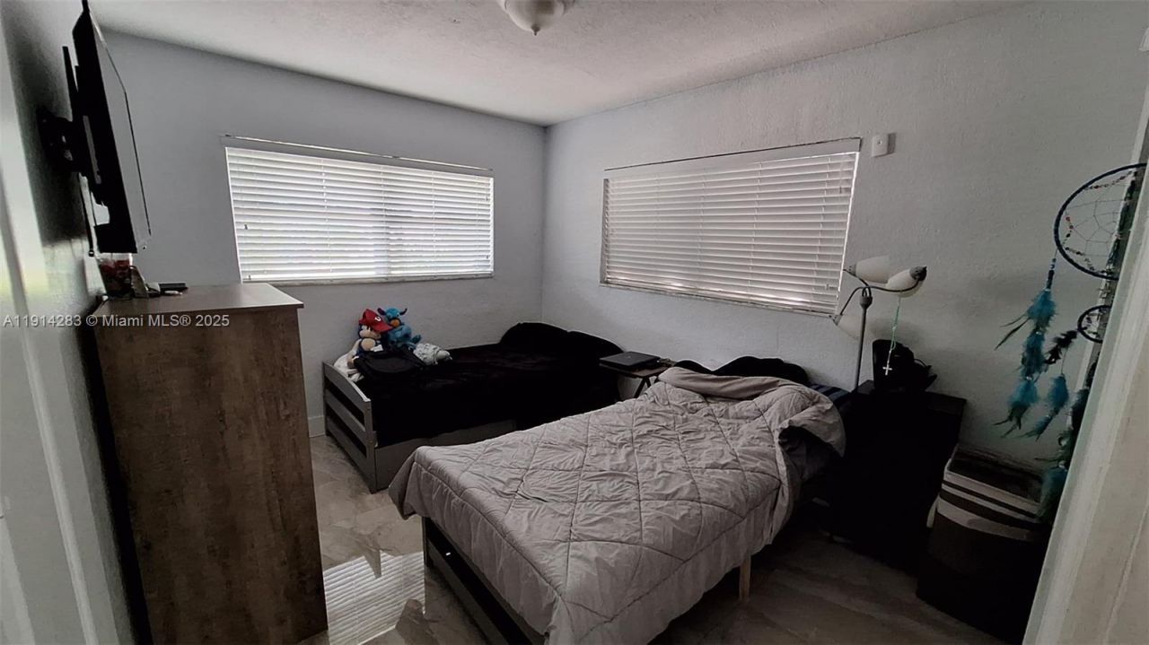 6810 Douglas St, Hollywood, FL 33024 Photo