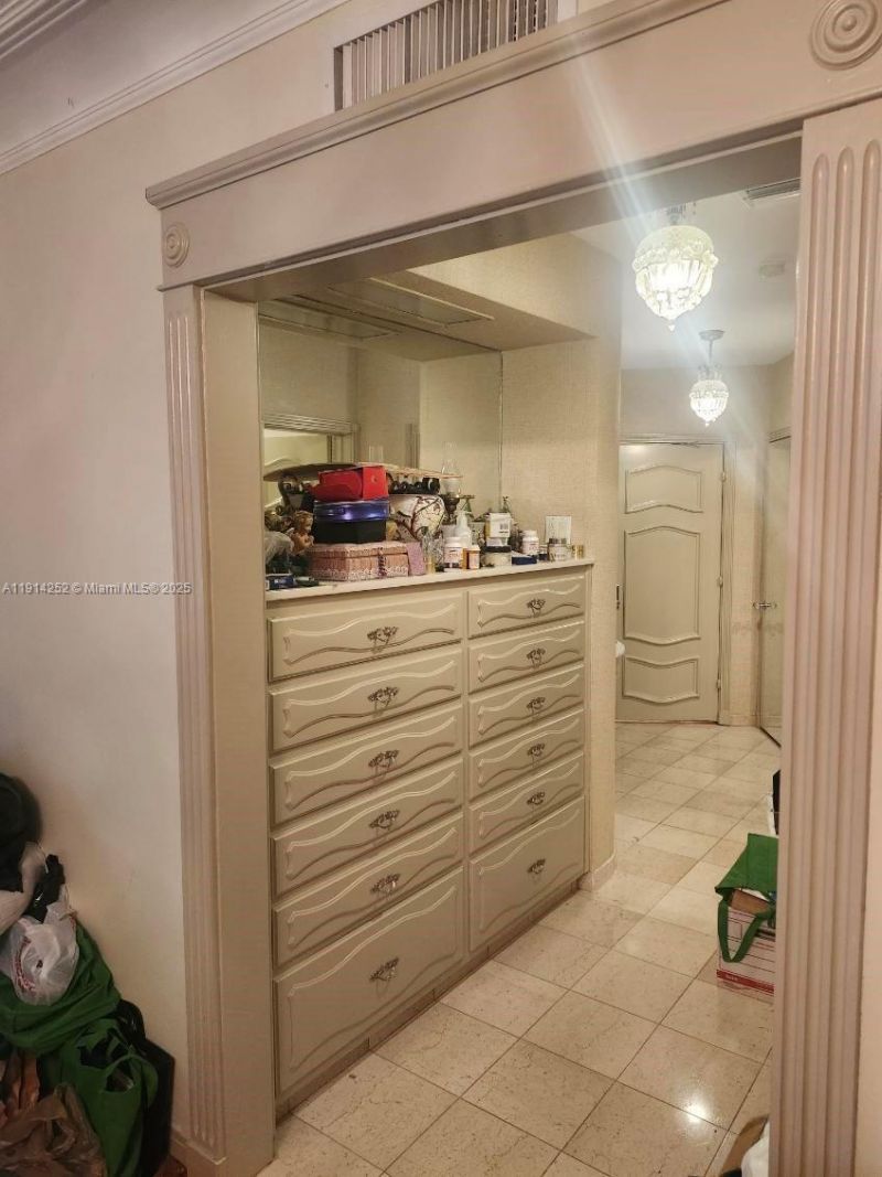 7945 Sunset Dr, Miami, FL 33143 Photo