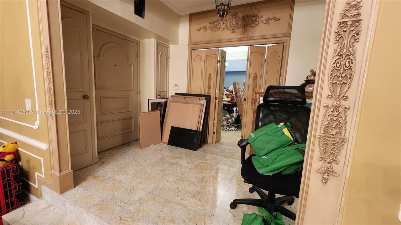 7945 Sunset Dr, Miami, FL 33143 Photo