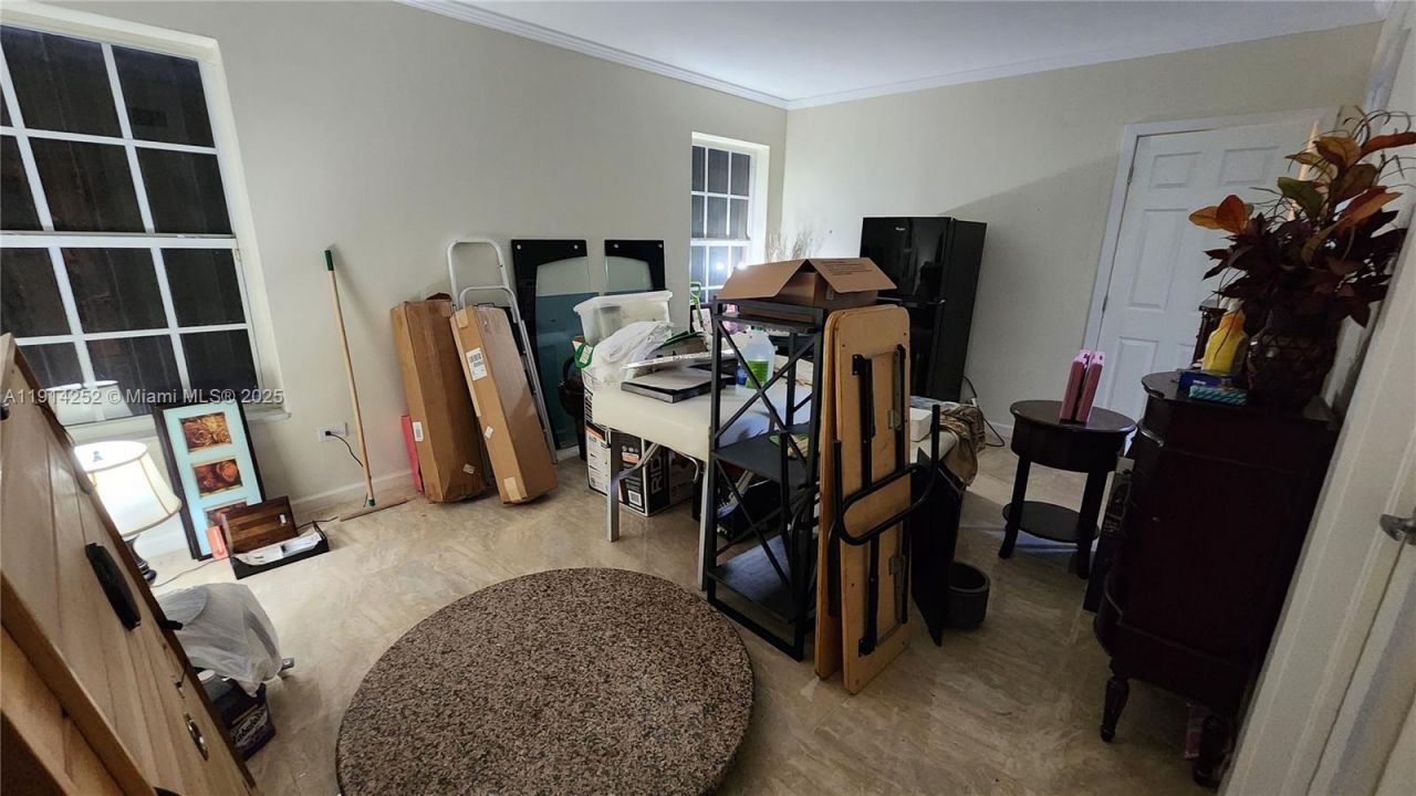 7945 Sunset Dr, Miami, FL 33143 Photo