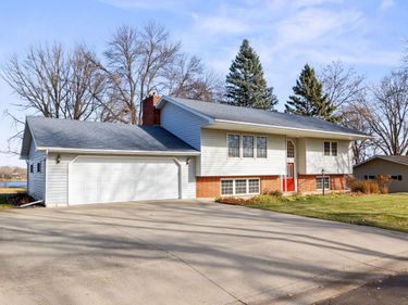 362 S Shore Drive, Winsted, MN 55395