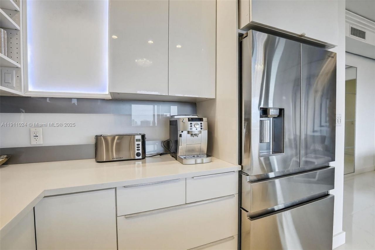 20335 W Country Club Dr, Unit PH4, Aventura, FL 33180 Photo