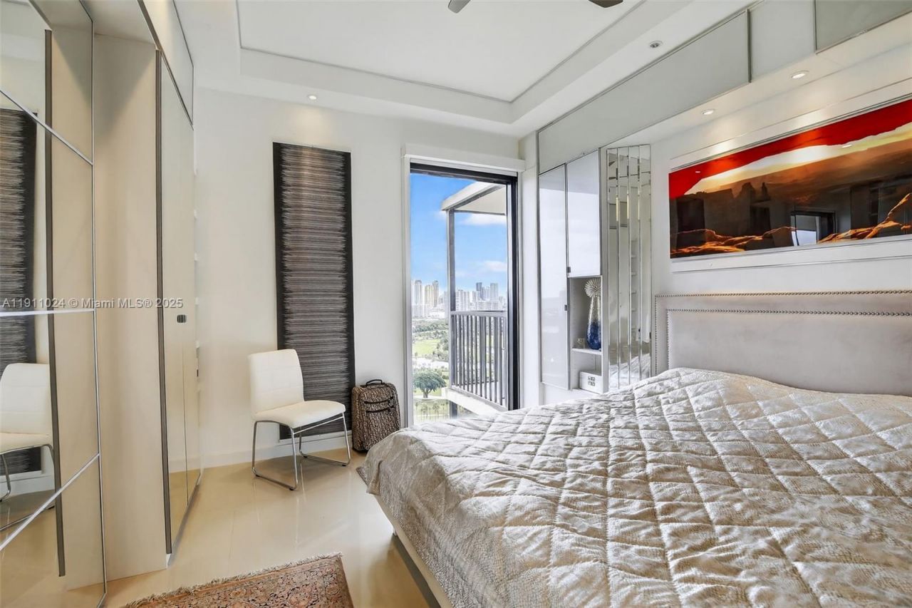 20335 W Country Club Dr, Unit PH4, Aventura, FL 33180 Photo