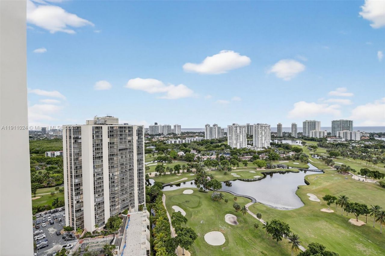 20335 W Country Club Dr, Unit PH4, Aventura, FL 33180 Photo