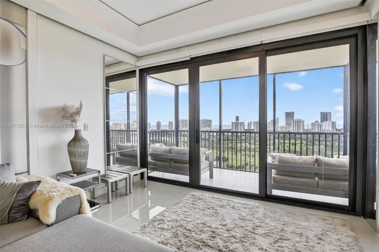 20335 W Country Club Dr, Unit PH4, Aventura, FL 33180 Photo