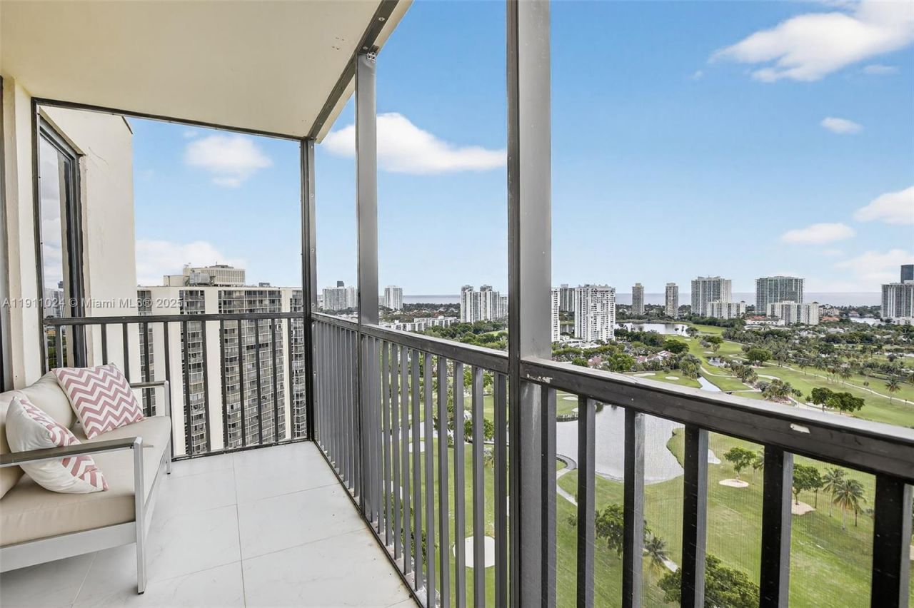 20335 W Country Club Dr, Unit PH4, Aventura, FL 33180 Photo