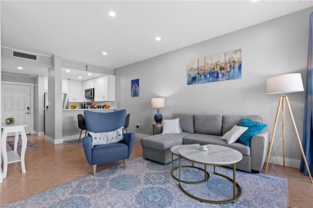 3320 Olympic Dr, Unit 126, Naples, FL 34105 Photo