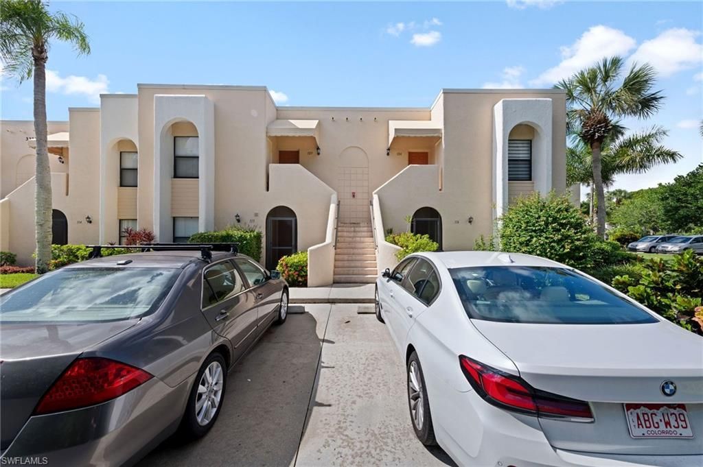 3320 Olympic Dr, Unit 126, Naples, FL 34105 Photo