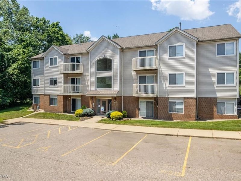 1452 Buckingham Gate Boulevard, Cuyahoga Falls, OH 44221 Photo 1