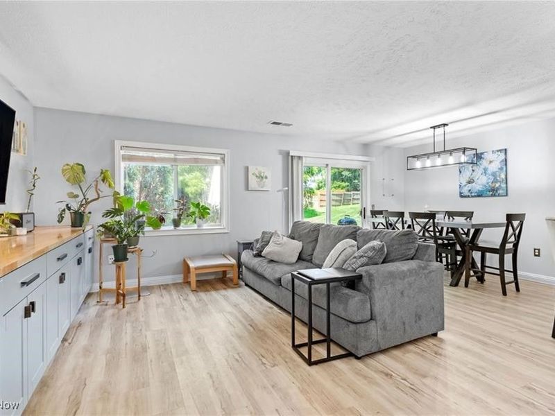 1452 Buckingham Gate Boulevard, Cuyahoga Falls, OH 44221 Photo 3