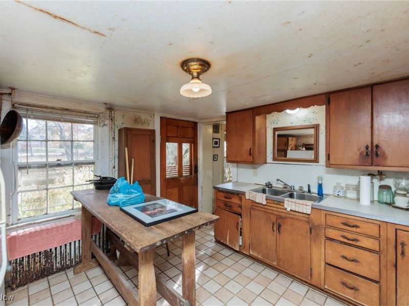 24105 Chardon Road, Euclid, OH 44143 Photo 10