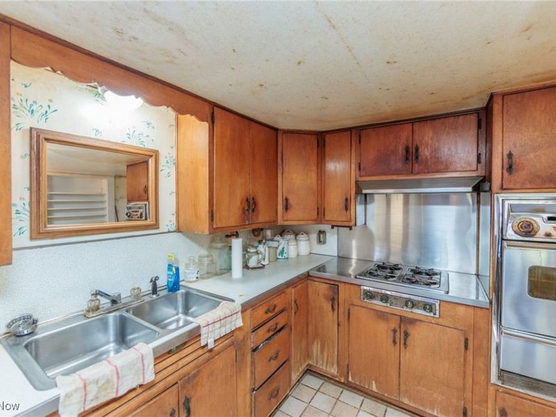 24105 Chardon Road, Euclid, OH 44143 Photo 12
