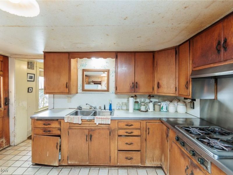 24105 Chardon Road, Euclid, OH 44143 Photo 13