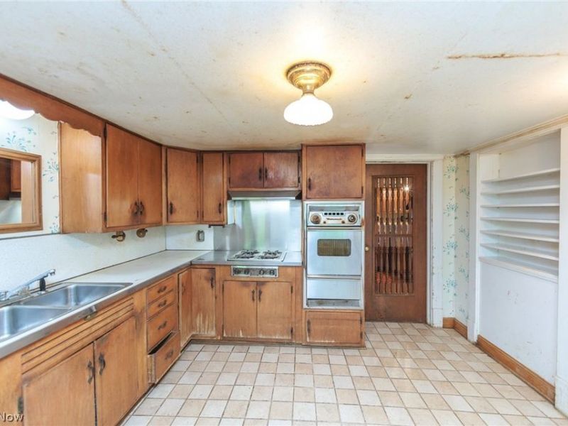 24105 Chardon Road, Euclid, OH 44143 Photo 13