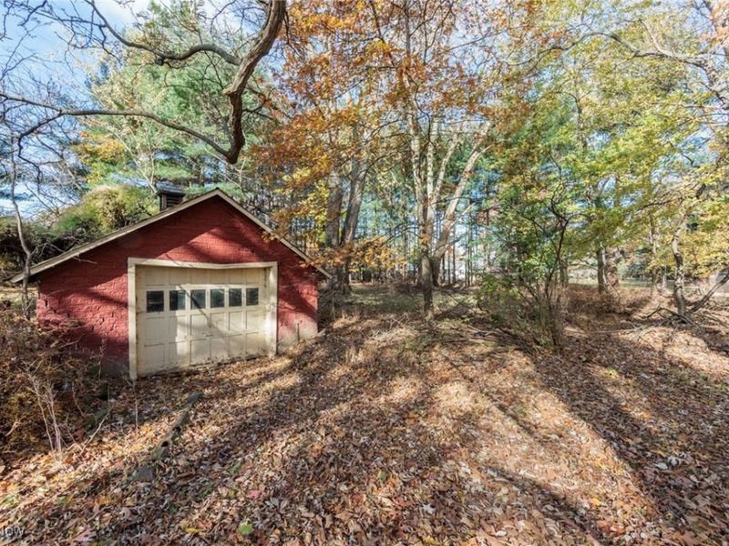 24105 Chardon Road, Euclid, OH 44143 Photo 36