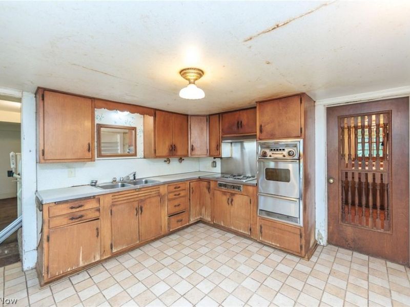 24105 Chardon Road, Euclid, OH 44143 Photo 8